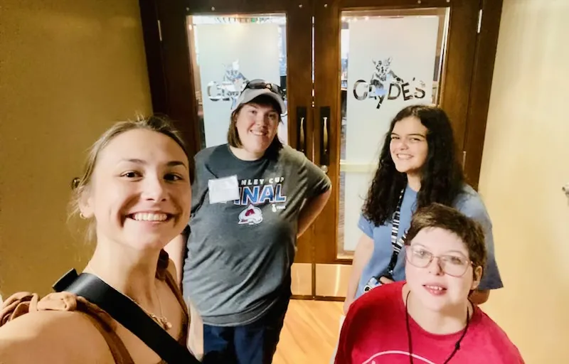 OIS Students plus a mentor at Clydes Gastro Pub